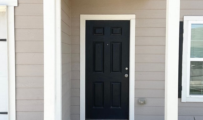 Building Photo - Lovely 2-story 4 bedroom/2.5 bath home in cul-de-sac: easy commute to Ft. Sam Houston, BAMC, and ...