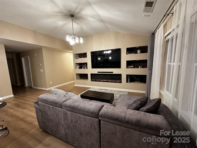 Building Photo - 10031 Goose Landing Dr