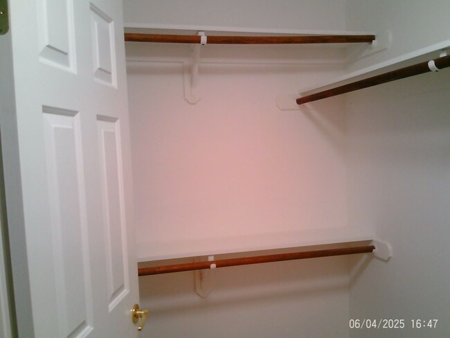 Building Photo - GRAND ISLAND PLACE !!!  SEVEN OAKS -