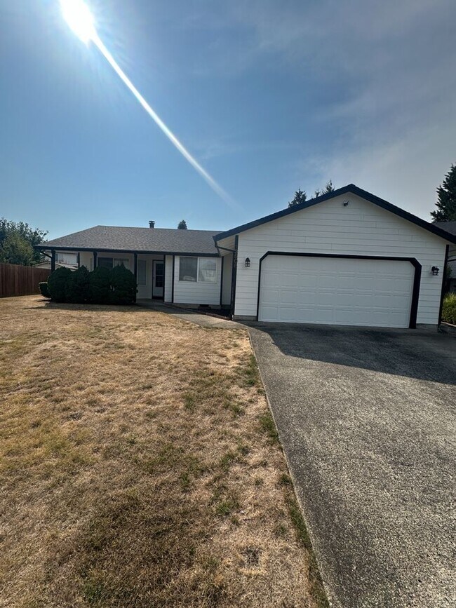 Primary Photo - Beautiful single story on large lot in lov...