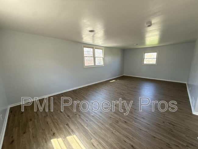 Building Photo - 2716 N Buffum St