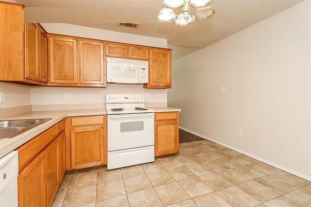 Building Photo - 136 Stewart Bend Ct