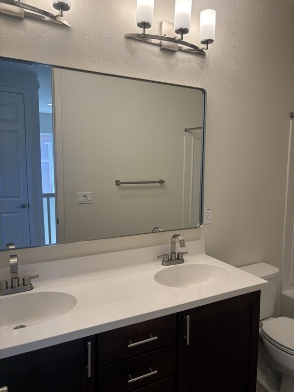 Building Photo - 5558 Kennedy Pl