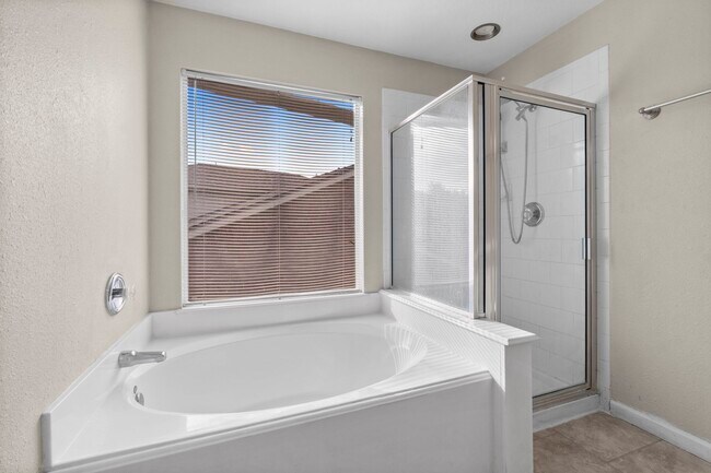 Building Photo - 511 Cypresswood Knoll