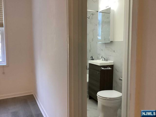 Building Photo - 2160 Center St