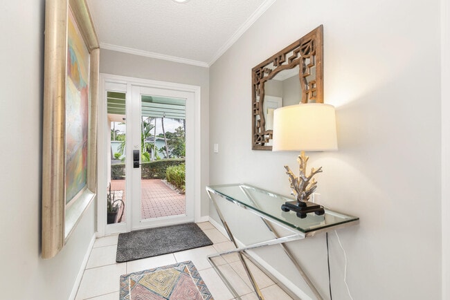Building Photo - 10 Sailfish Ln