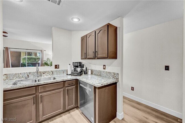 Building Photo - 8733 Red Brook Dr