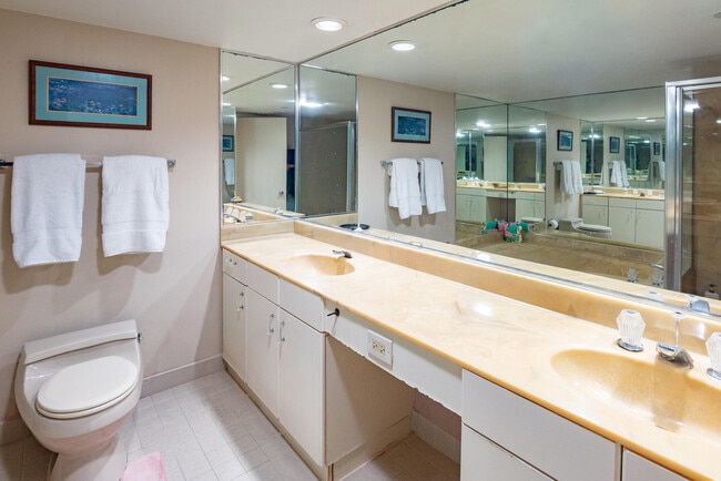 Building Photo - 5080 N Ocean Dr