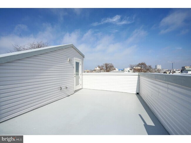 Building Photo - 1629 Swain St