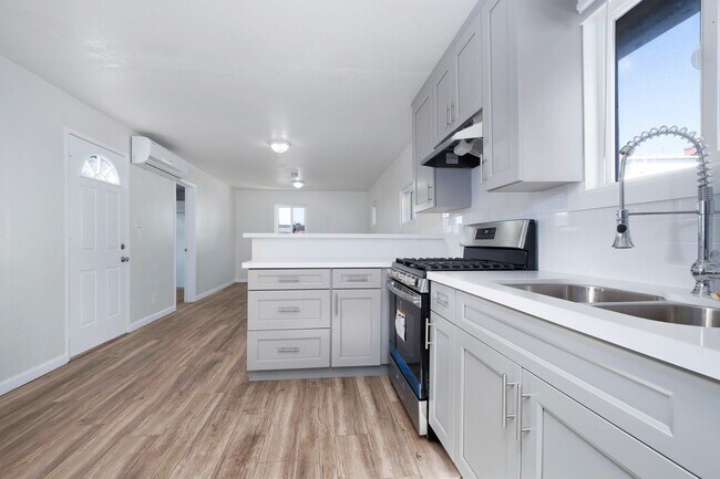 Building Photo - 3087 Inez St