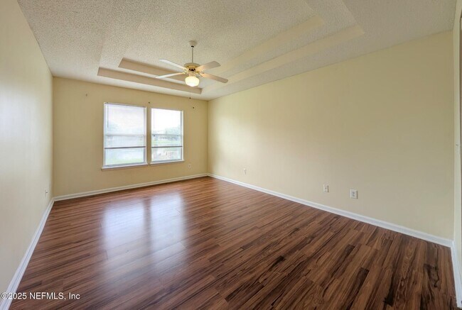 Building Photo - 12162 Millford Ln N