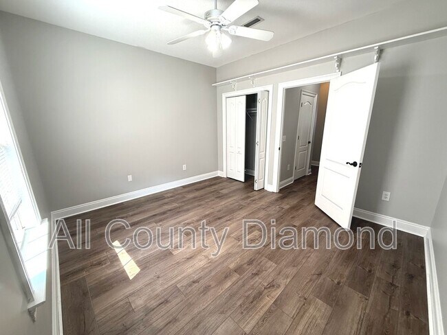 Building Photo - 12207 Lyndell Plantation Dr