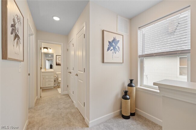 Building Photo - 2250 E 100th St