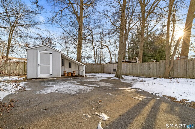 Building Photo - 12 Beach Park Rd