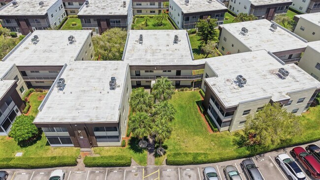 Building Photo - 729 Normandy Trail