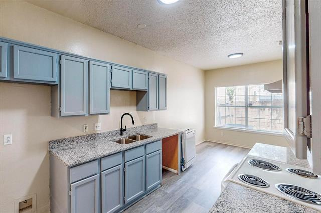 Building Photo - 919 Fairbanks Cir