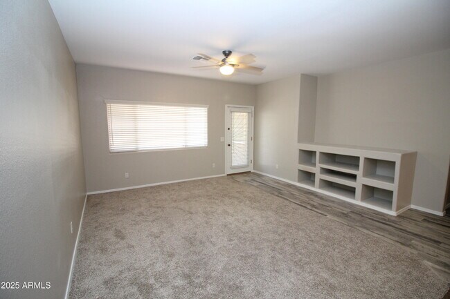 Building Photo - 8166 W Rose Garden Ln