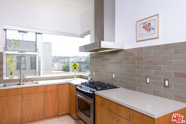 Building Photo - 1513 Orange Grove Ave