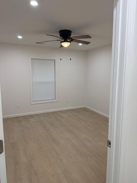 Building Photo - 227 Tolbert St NE