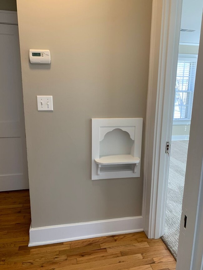 Building Photo - Downtown Jonesboro! 3 Bed 2 Bath