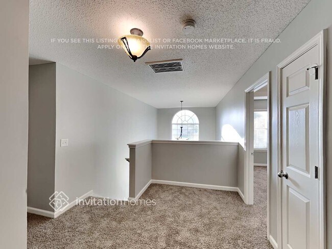 Building Photo - 6950 Foxmoor Way