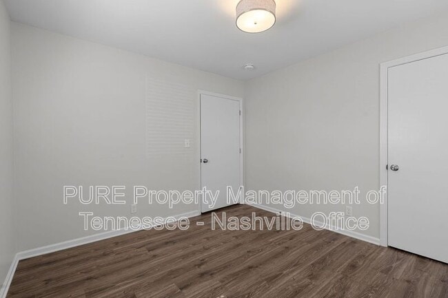 Building Photo - 1001 Glendale Ln