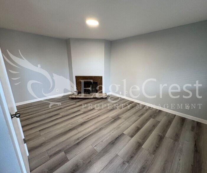 Building Photo - 17/19 S. Roosevelt