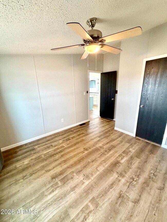 Building Photo - 5333 S Santa Claus Ave