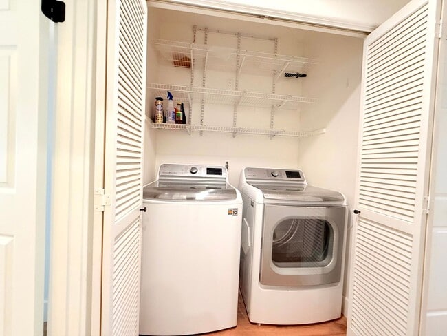 Building Photo - Fantastic 2-Story Home 3 bed 2.5 bath with backyard in Prime Golden Hills-Redondo Beach