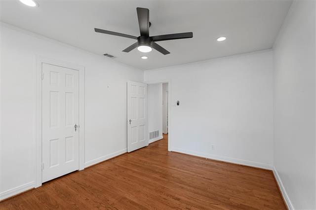 Building Photo - 6421 Kenwood Ave