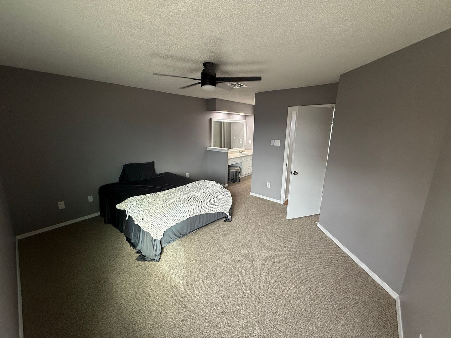 Building Photo - 186 Avant Garde Cir