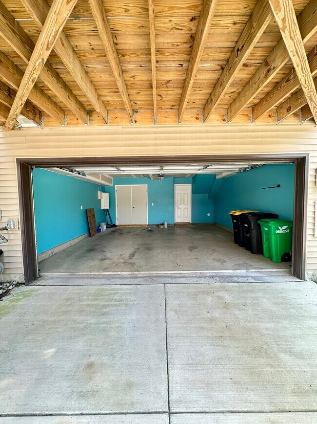 Building Photo - 131 Albany Pl