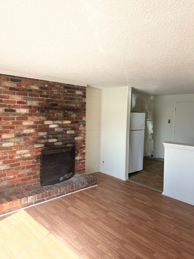 Building Photo - 204 Fargo St