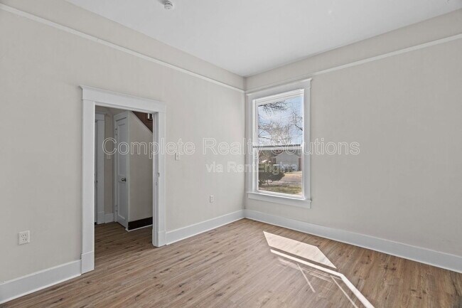 Building Photo - 6811 Etzel Ave