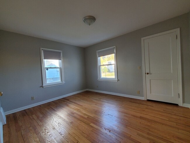 Building Photo - Wonderfully updated 3BR, 2BA home!