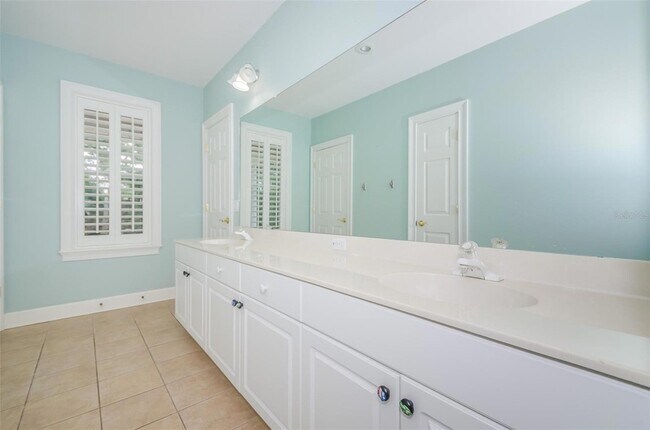 Building Photo - 3410 W Bay Villa Ave