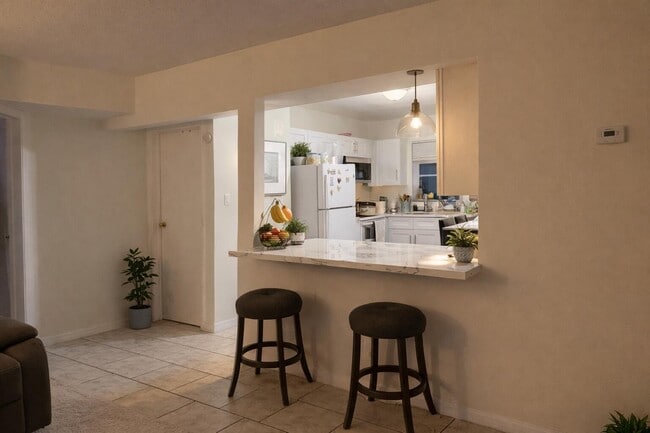 Building Photo - 4130 SW 20th St