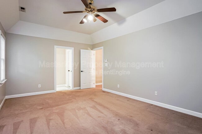 Building Photo - 2304 Knoll Ridge Ln
