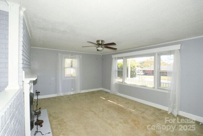 Building Photo - 1632 Kimberly Dr