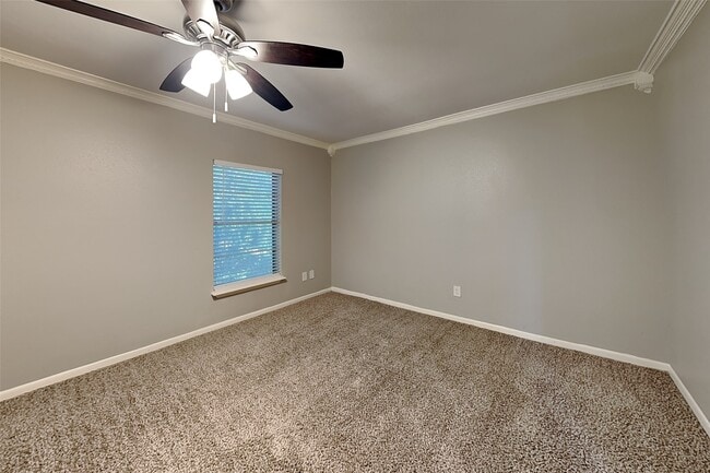 Building Photo - 5602 Sage Manor Dr