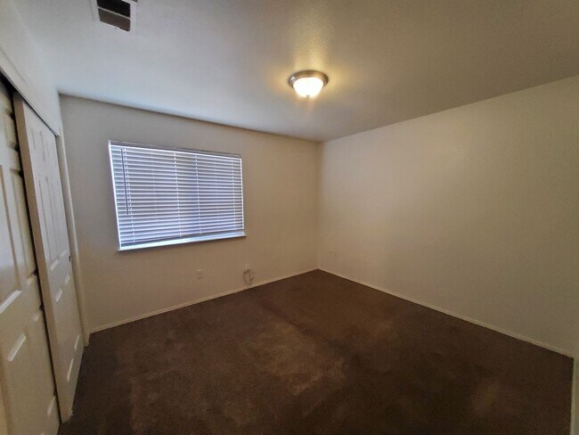 Building Photo - 5615 Sugar Pine Dr