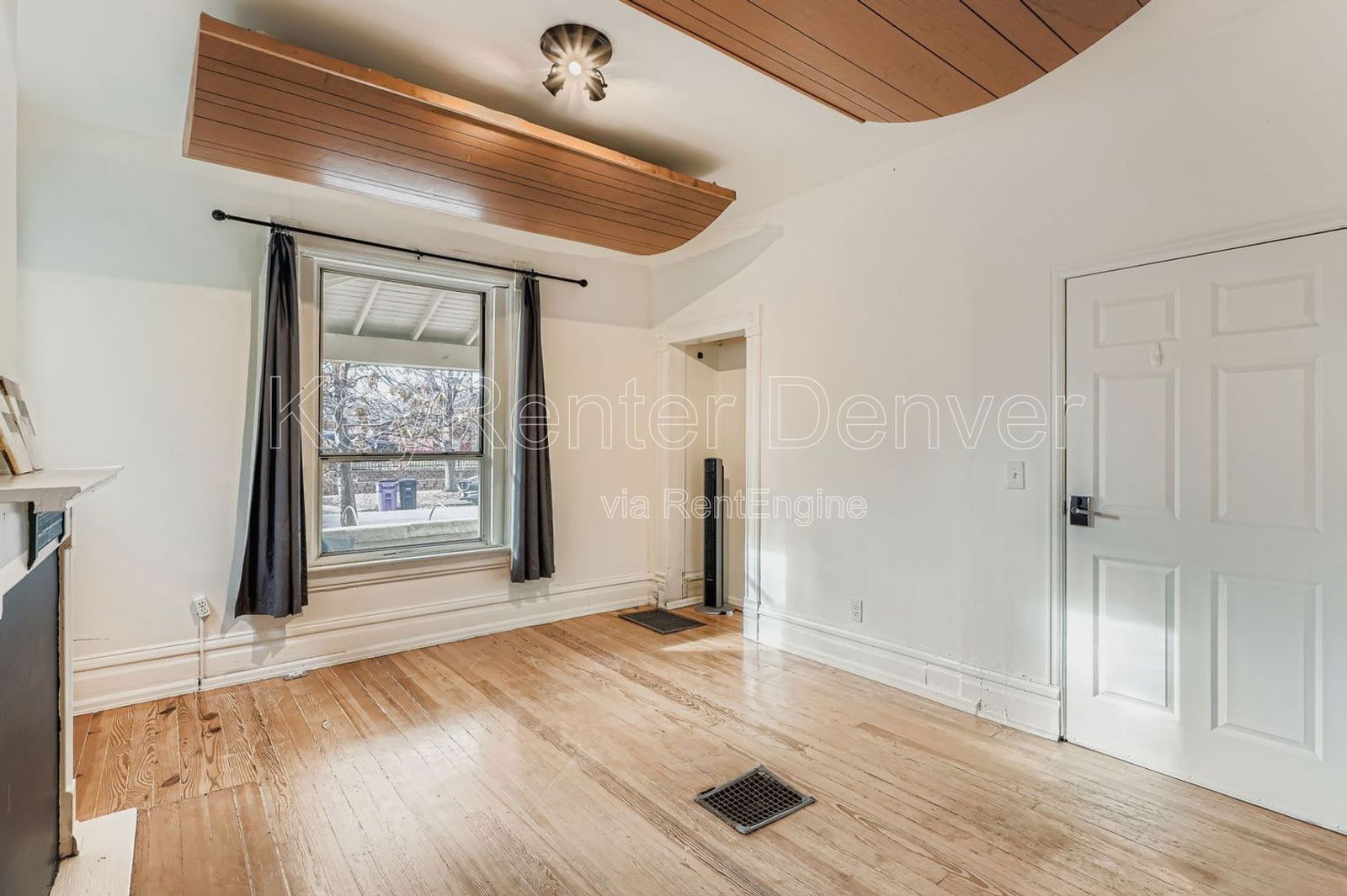 Building Photo - 3340 Wyandot St