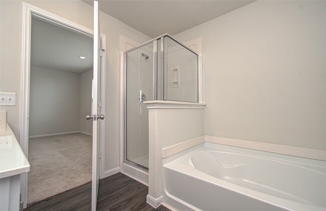 Building Photo - 6315 Lakeview Haven Dr