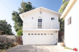 Building Photo - 4011 Sunset Dr