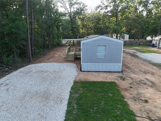 Building Photo - 715 Windwood Dr