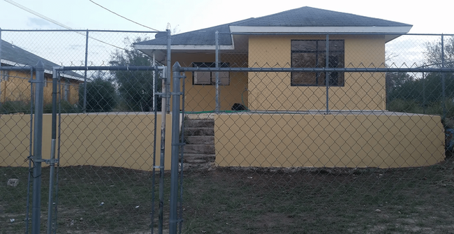 Building Photo - 1833 Patricia Ln