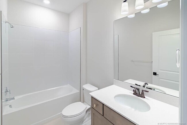 Building Photo - 861 SE Courances Dr