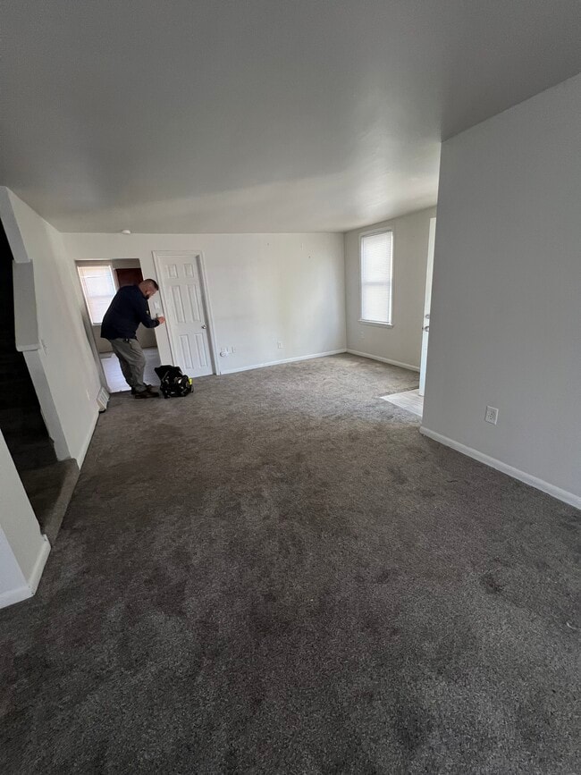 Living room - 319 Centennial Ave