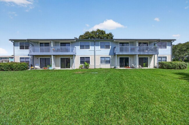 Building Photo - 700 W Pope Rd