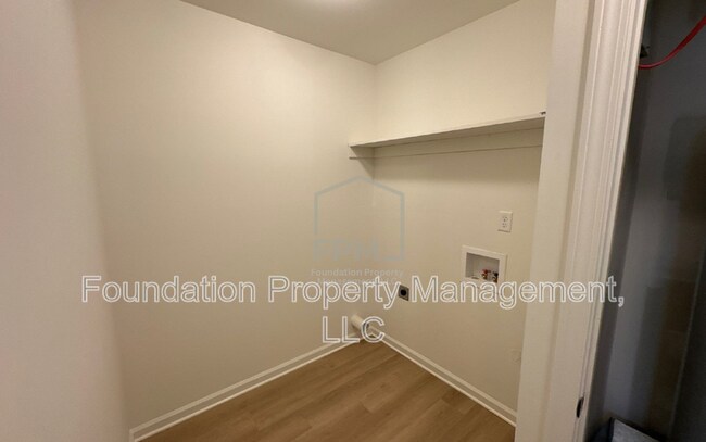 Building Photo - 3966 Battlefield Dr